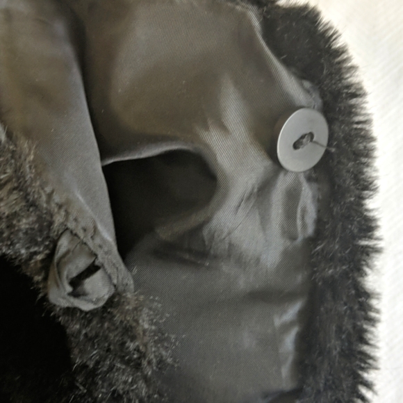 old navy black faux fur vest 12-18 months baby girl - Picture 3 of 5